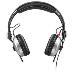 森海塞尔 Sennheiser HD 25 ALUMINUM 为了庆祝HD 25问世25周年,我们为其设计了激动人心的全新外观。在HD 25耳机作为DJ和音响专业人士的基础上,Sennheiser HD 25 ALUMINUM拥有HD 25的所有功能特性,并增加了高品质电子元素坚固的铝制外壳,带来超强的耐用性以及独特的外观,适用于电音世界。