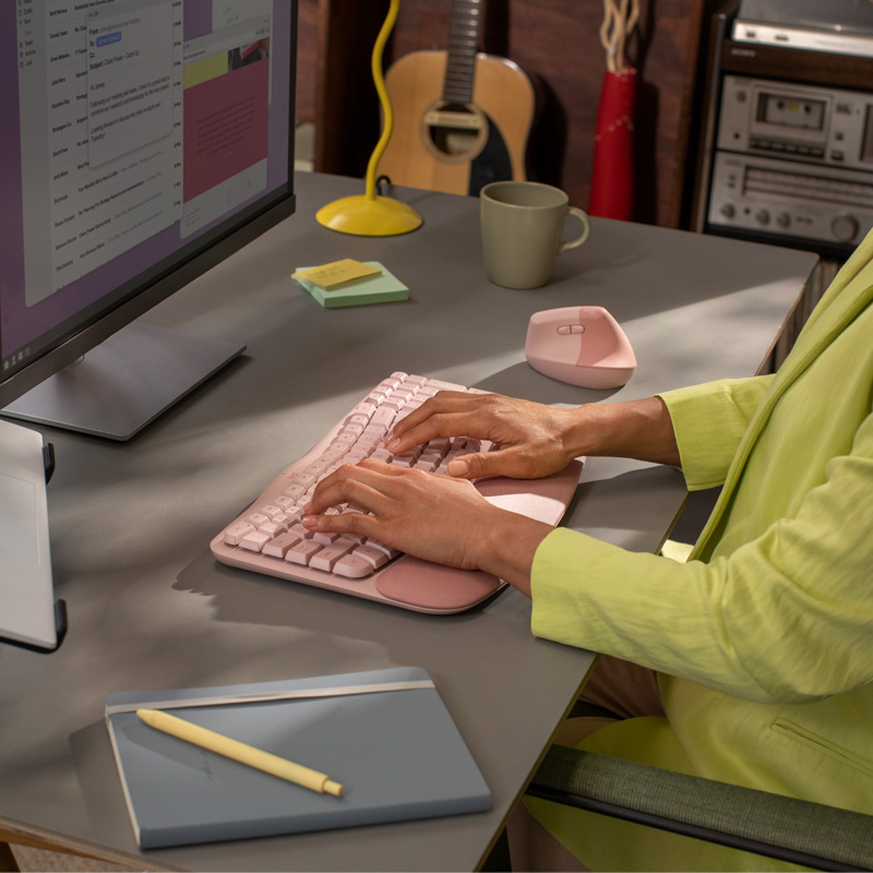 罗技 WAVE KEYS 无线人体工学键盘 粉色